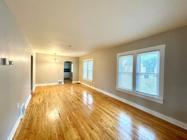 Building Photo - Two Bedroom Home in Muskegon
