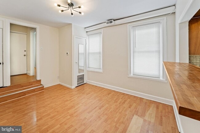 Building Photo - 2223 Frankford Ave