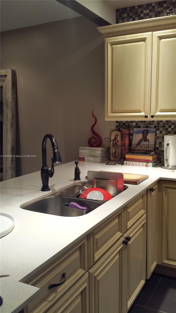 Building Photo - 677 NE 24th St