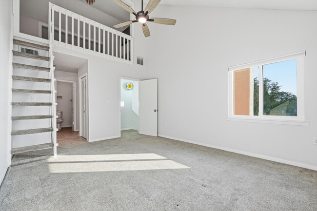 Building Photo - 7 Marina Cove Dr