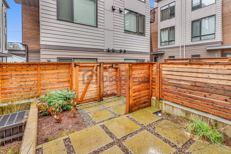 Building Photo - 6309 9th Ave NE