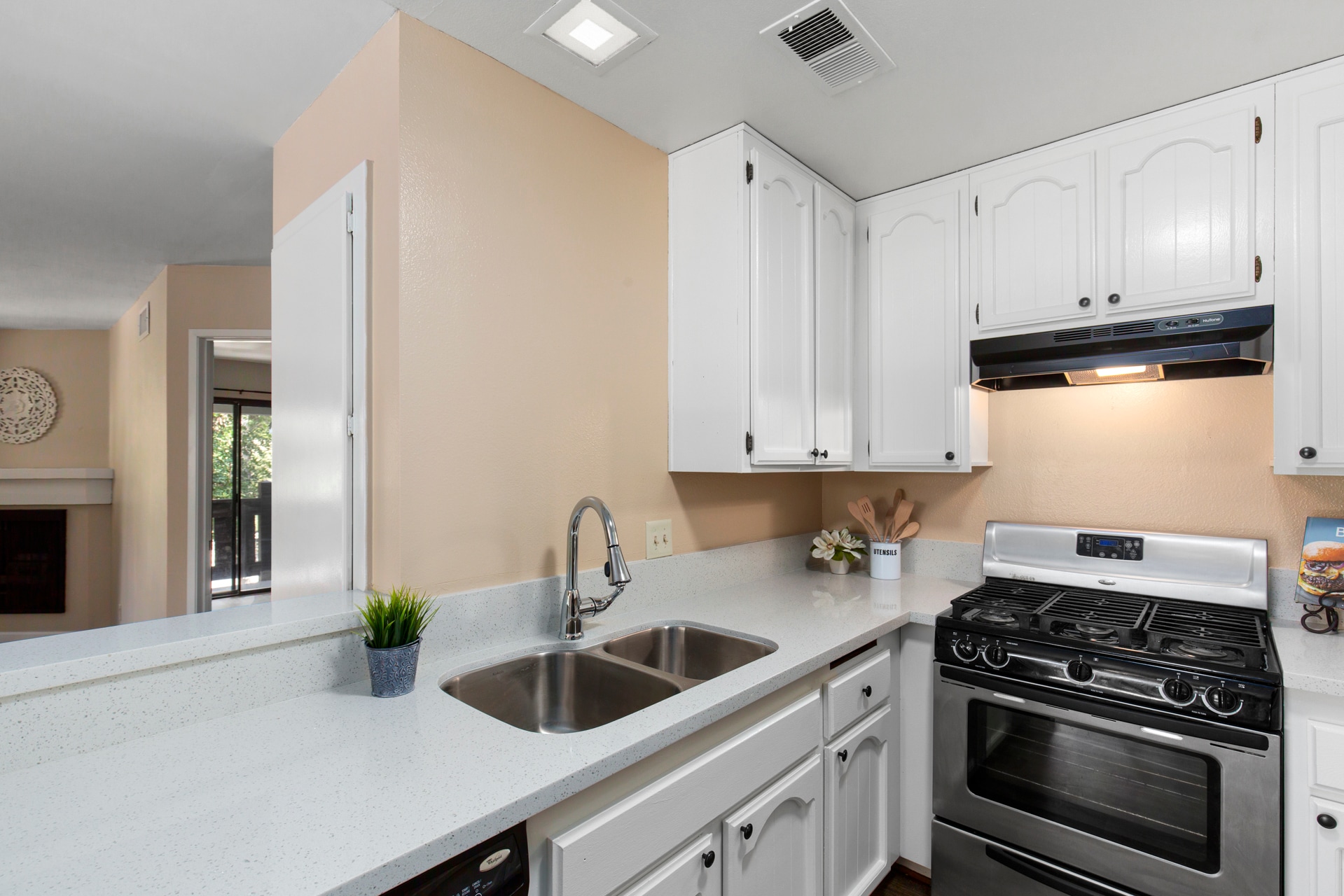 Building Photo - 19104 Alamo Ln