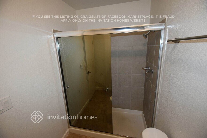 Building Photo - 518 Woodlark Dr