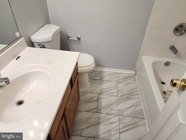 Building Photo - 13112 Silver Maple Ct