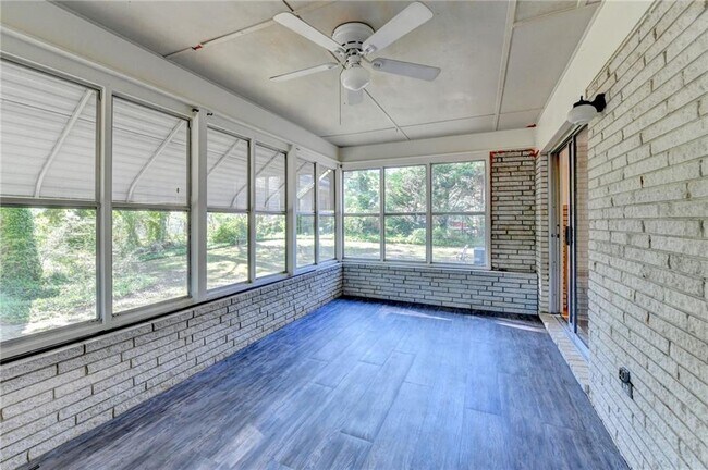 Building Photo - 2628 Whitehurst Dr