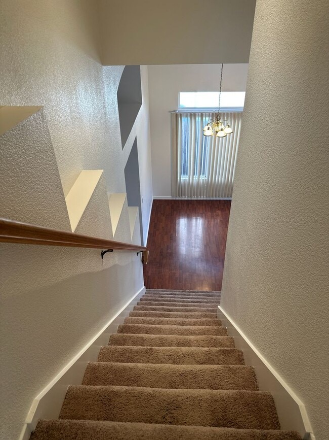 Building Photo - Nice Home For Rent!