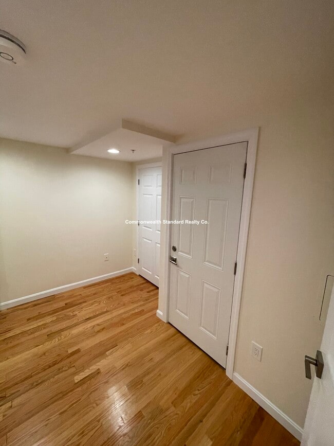 Building Photo - 1801 Beacon St