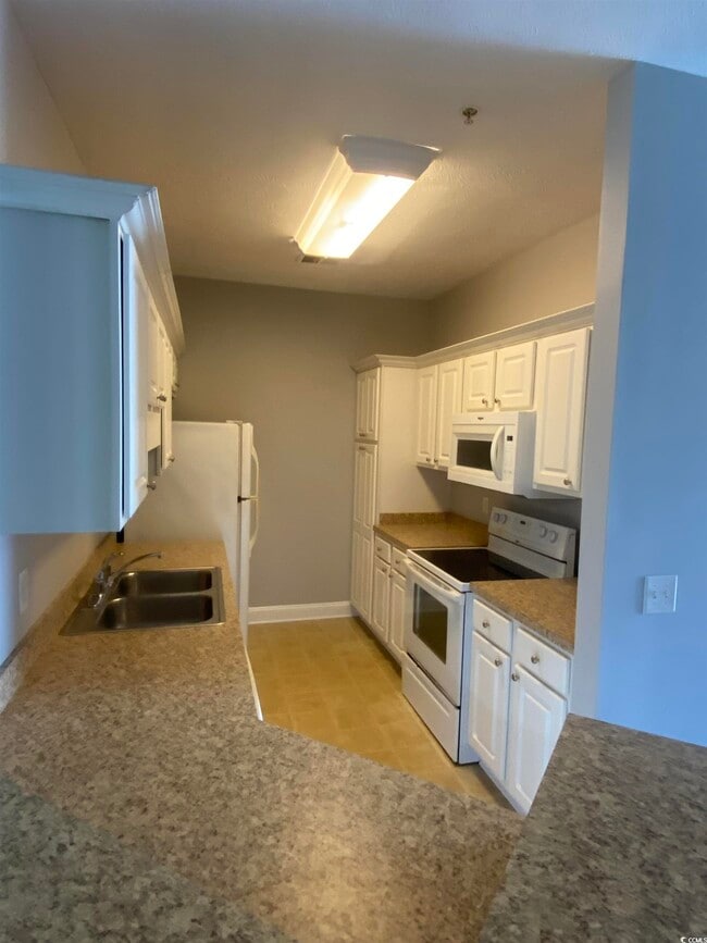 Building Photo - 105 Fountain Pointe Ln