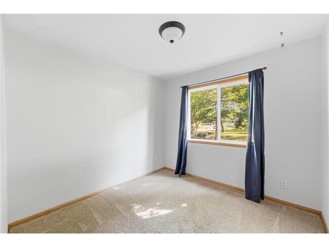 Building Photo - 80 Woodhill Rd
