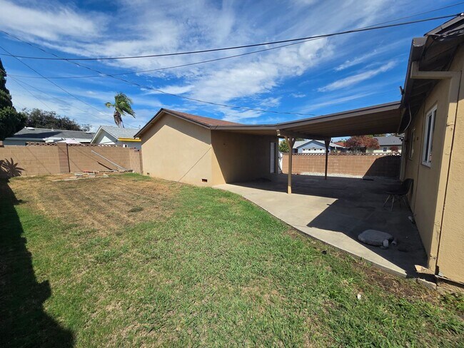 Building Photo - 15303 Fairhope Dr