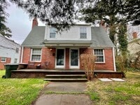 Building Photo - One-Bedroom, One Bath Townhouse at Spring Garden/Lindell Duplex