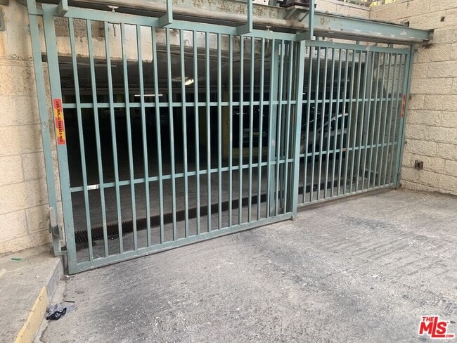 Building Photo - 10 Herzl Blvd