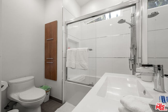 Building Photo - 20159 Hatteras St