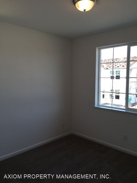 Building Photo - 3 br, 2.5 bath House - 2129 Pasqual Dr.