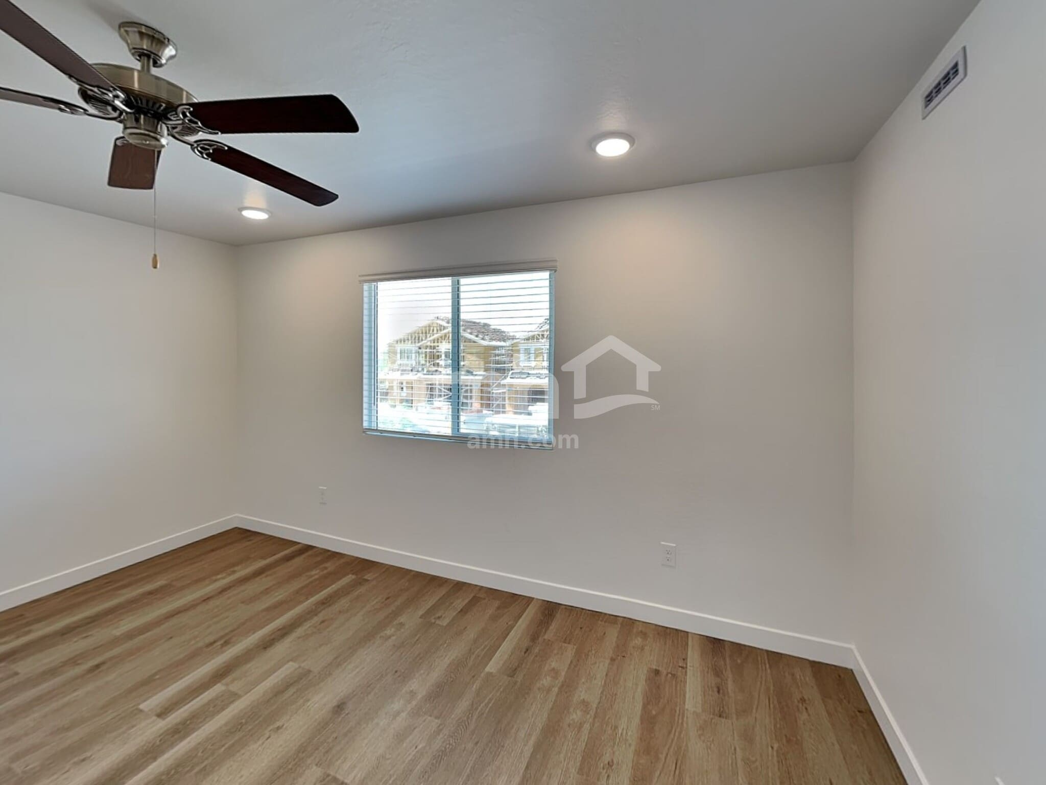 Building Photo - 9837 W Parkway Dr