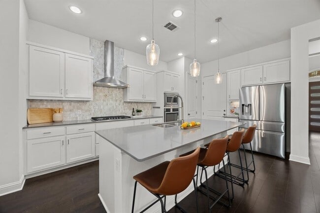 Building Photo - 5305 Mandevilla Dr