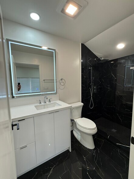 Building Photo - 14962 Rolling Ridge Dr