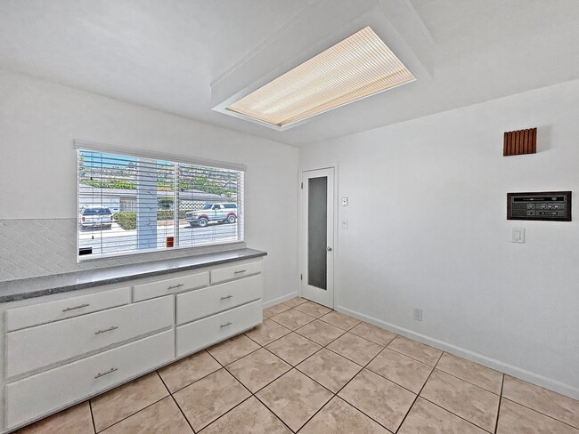 Building Photo - Charming & Spacious 4BD/3BA House in Allie...