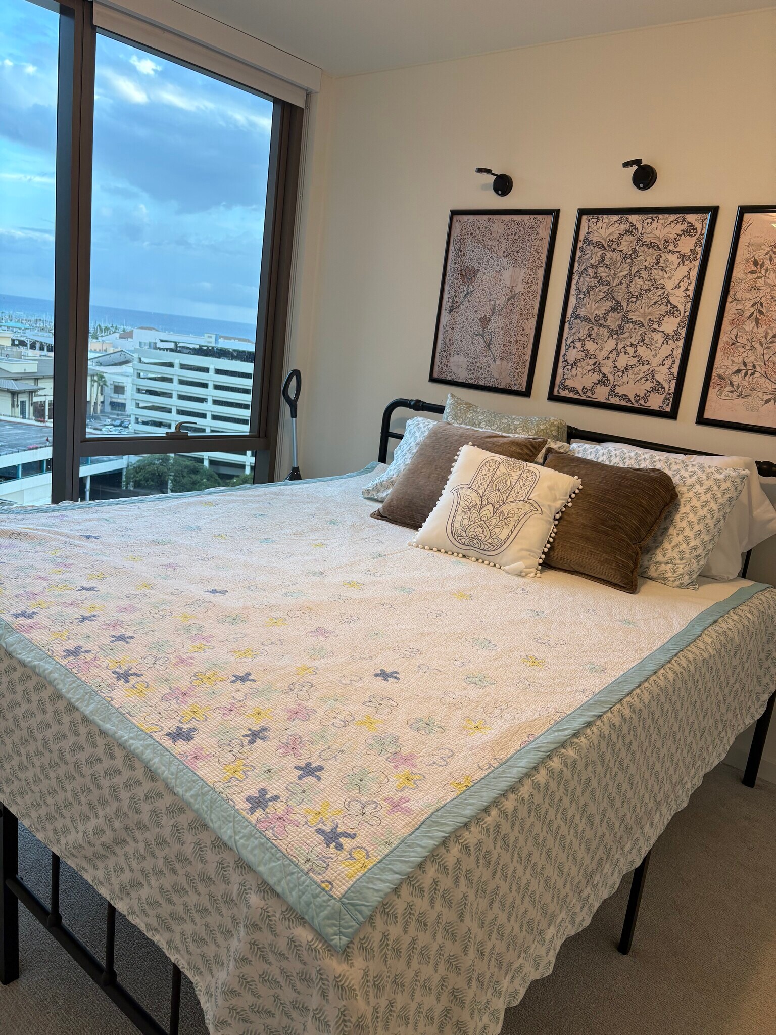 Building Photo - 1388 Kapiolani Blvd