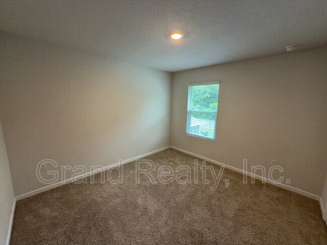 Building Photo - 5431 Peach Dr