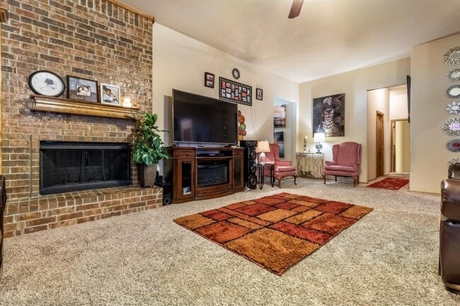 Building Photo - 8205 Hillers Rd