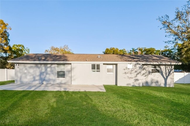 Building Photo - 4600 Sloan Ave