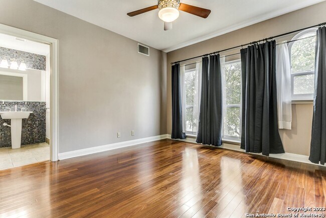 Building Photo - 2-BEDROOM CONDO AT ANDALUSIA CONDOMINIUMS