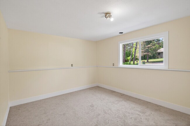 Building Photo - 6474 Totem Trail