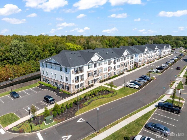 Building Photo - 921 Vanderbergh Blvd