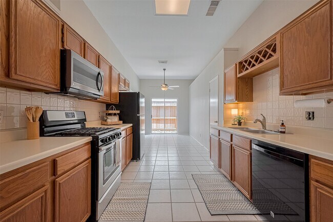 Building Photo - 5814 N Magazine Cir