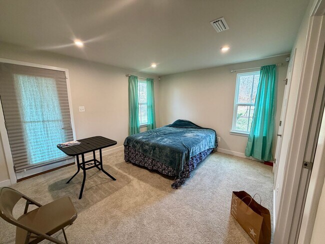 Building Photo - Welcome to the Village at Pine View!