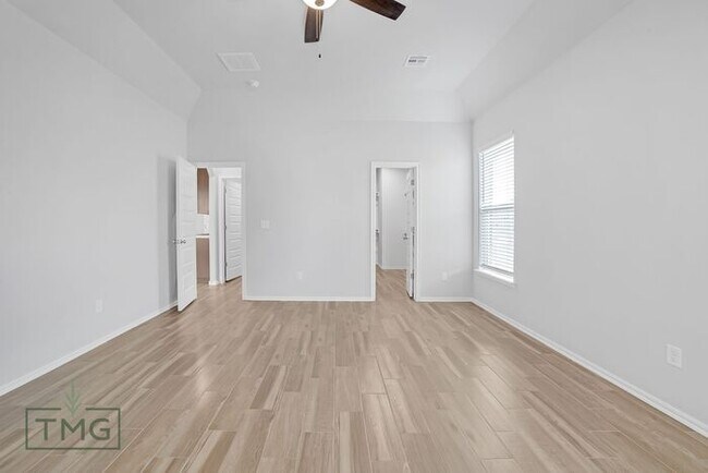 Building Photo - Owasso Dream Home! New Construction! Encla...