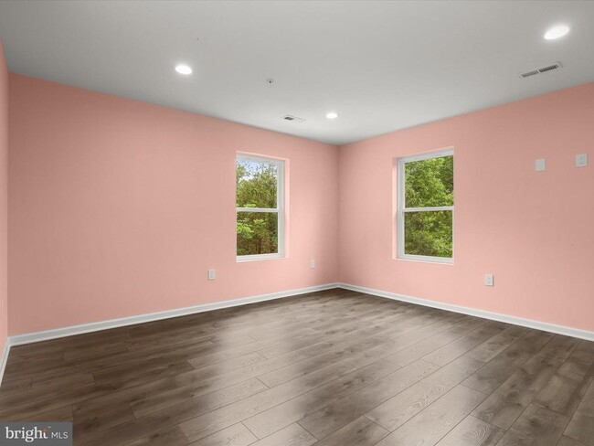 Building Photo - 700 Olney Sandy Spring Rd