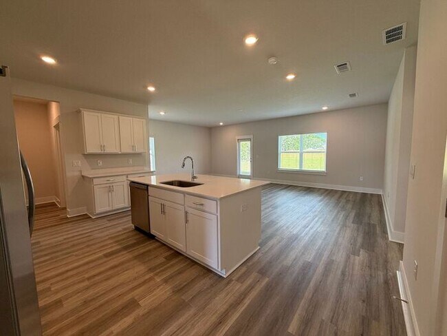Building Photo - Gulf Breeze - Deer Ridge Crossing - 4 bedroom, 2.5 bathroom - New Construction