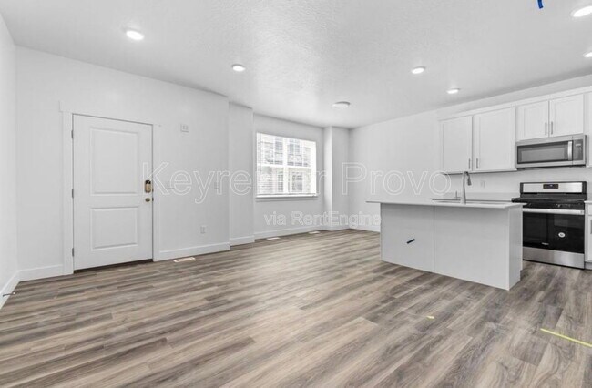 Building Photo - 909 N 1300 E