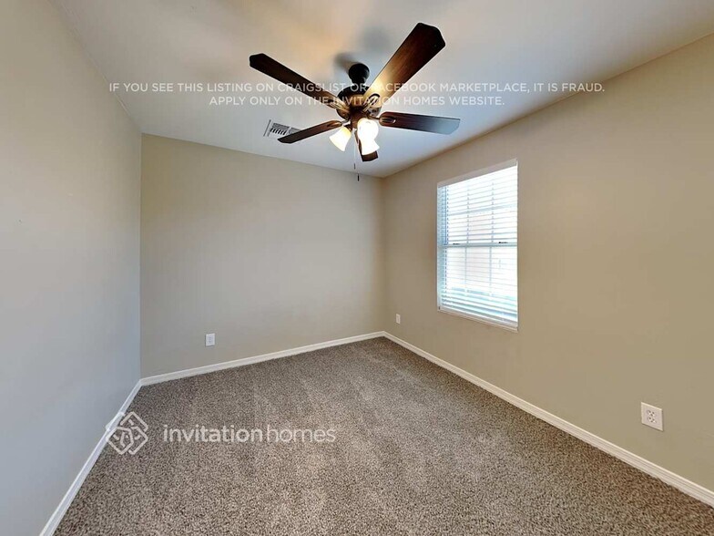 Building Photo - 832 S Henry Ln