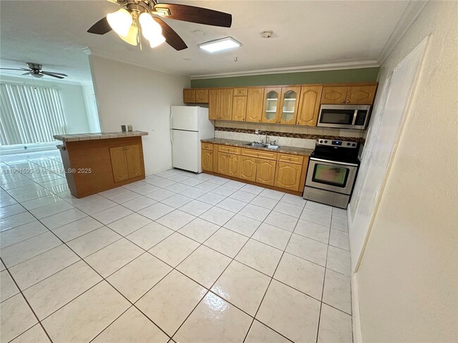 Building Photo - 1770 NE 148th St