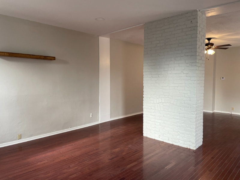 Building Photo - 494 Reinhard Ave