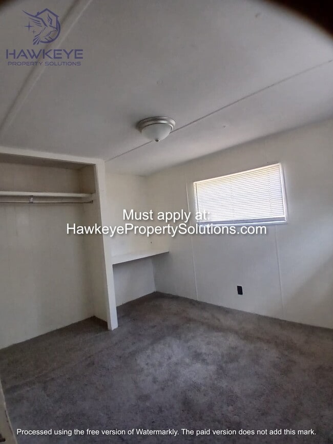 Building Photo - 1724 Oakland Rd W