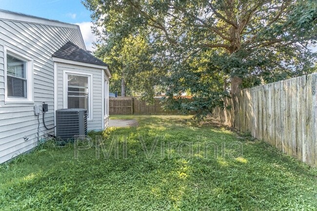 Building Photo - 3909 Wilmington Ct