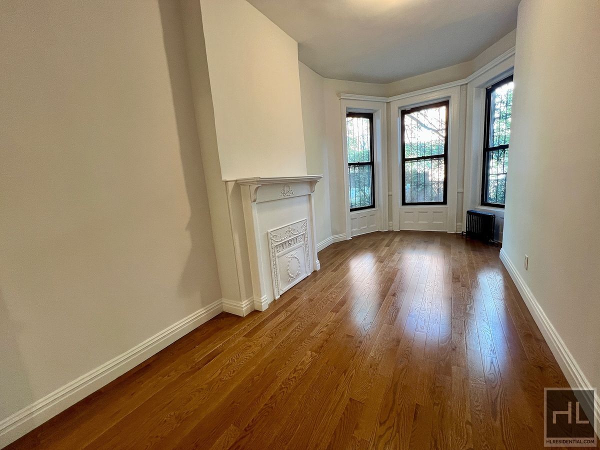 Building Photo - 3BR 2.5BA Garden Level Duplex in Bedstuy T...
