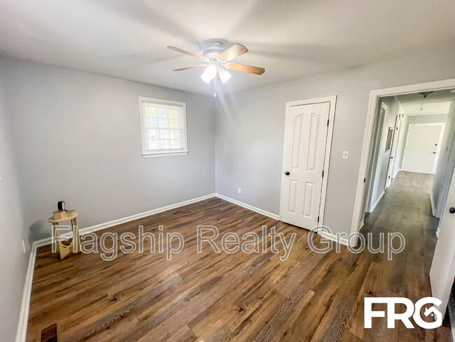 Building Photo - 1305 Robin St