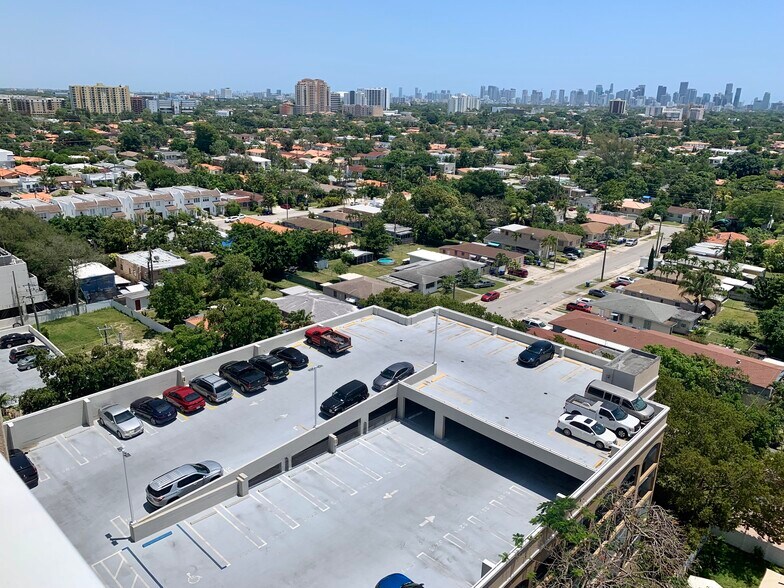 Building Photo - 2665 SW 37th Ave