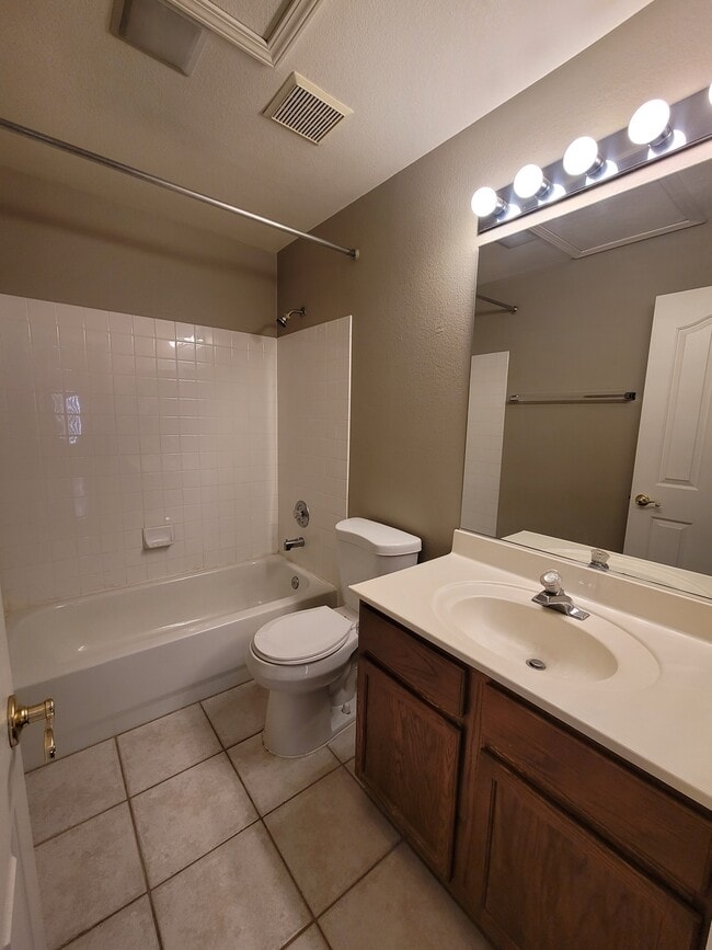Building Photo - 2563 Spruce Creek Dr