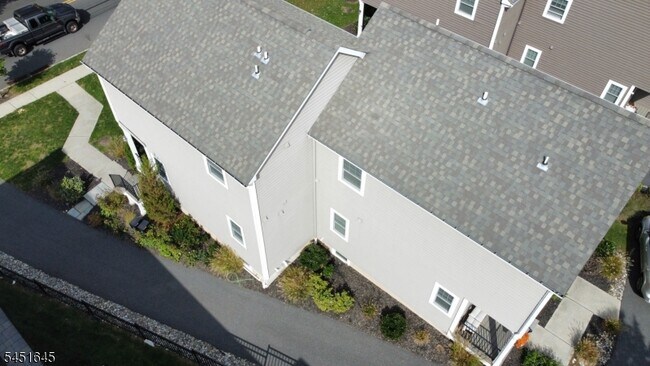 Building Photo - 156 Broad St