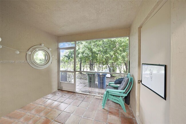 Building Photo - 29 Simonton Cir