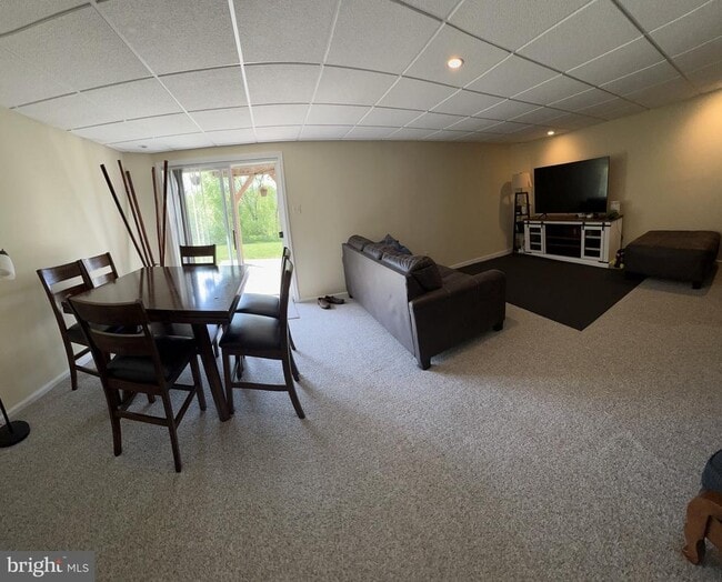Building Photo - 1042 Colin Dr