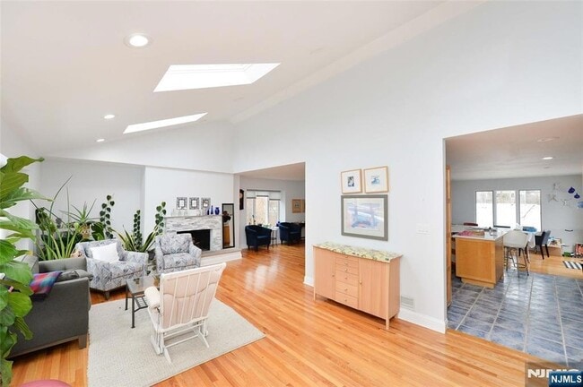 Building Photo - 16 Gurney Terrace