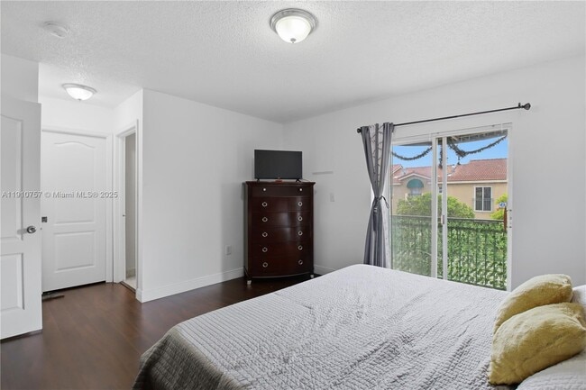 Building Photo - 7141 SW 158th Ct