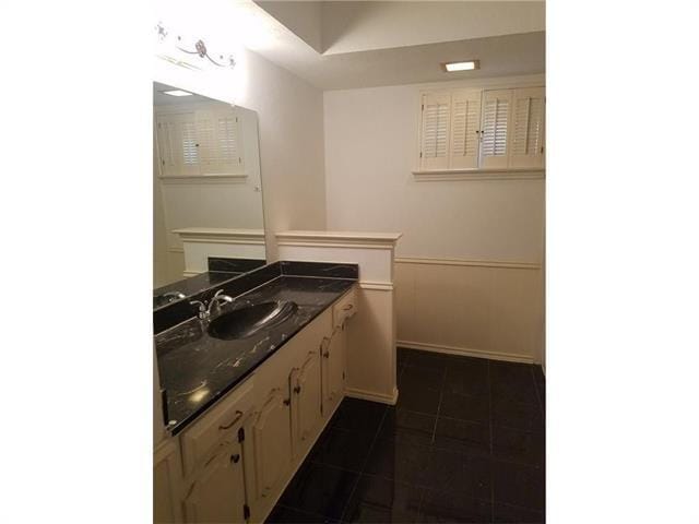 Building Photo - 2033 Westridge Dr